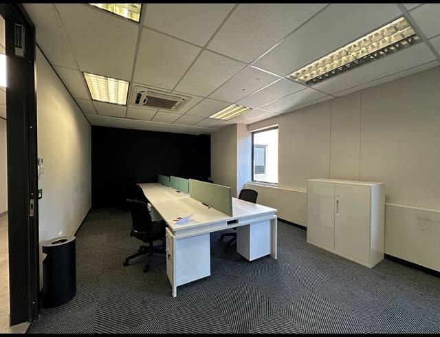 74M² OFFICE TO LET IN SANDTON CENTRAL